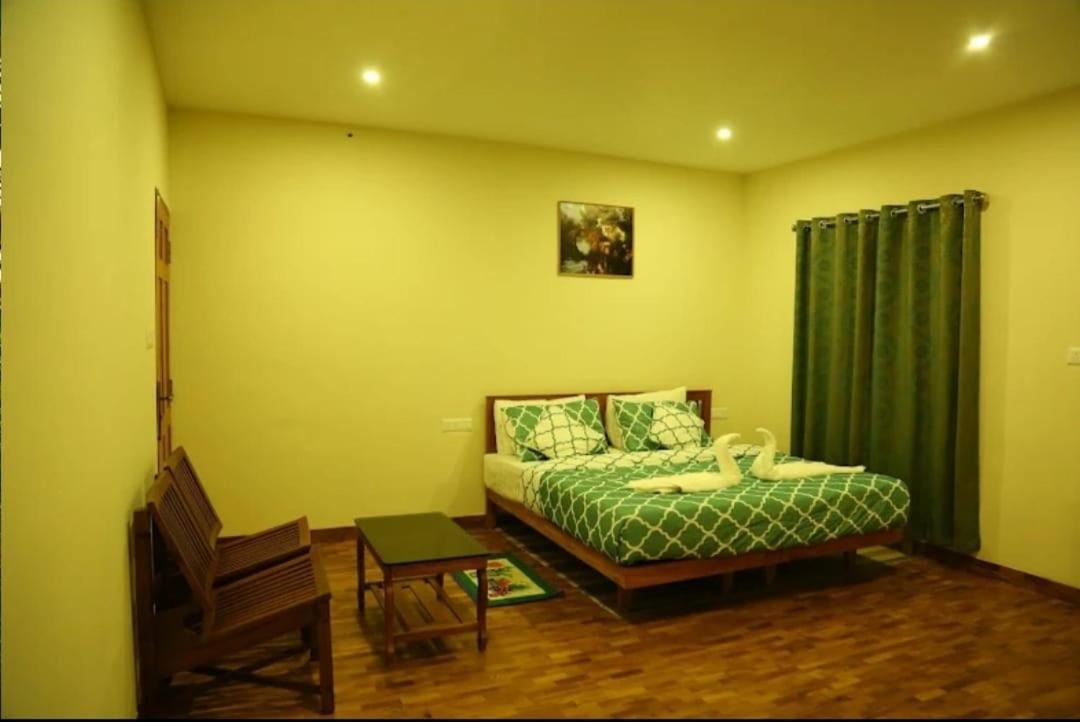 Shola County Bed & Breakfast Vattavada Exterior photo